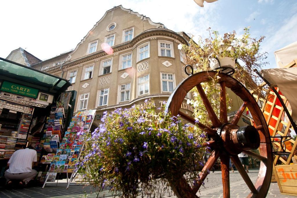 Hotel Coroana Braşov Exterior foto