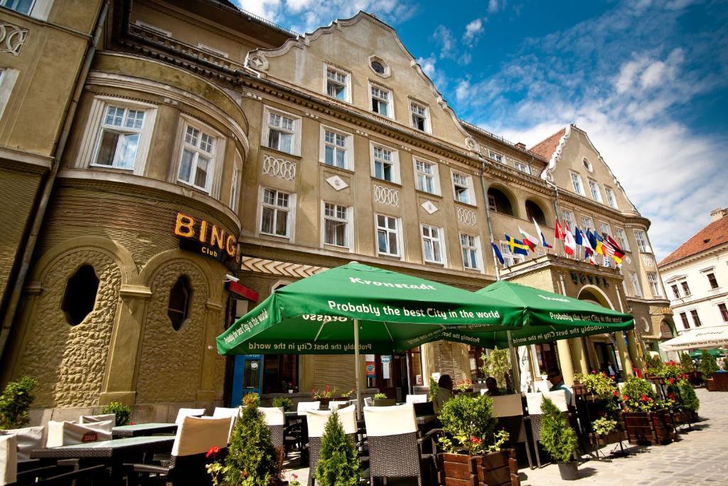 Hotel Coroana Braşov Exterior foto