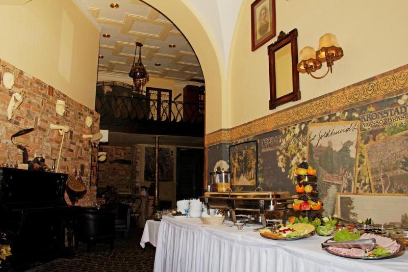 Hotel Coroana Braşov Exterior foto